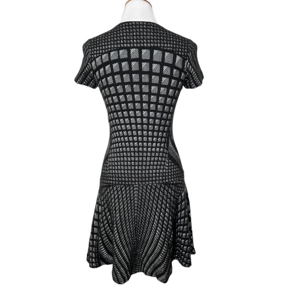 SOLD-Diane Von Furstenburg Black Short Sleeve Wool Blend Jacquard Knit Dress - Picture 8 of 11